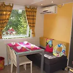 Vallee Du Paradis Κάμπινγκ 4*