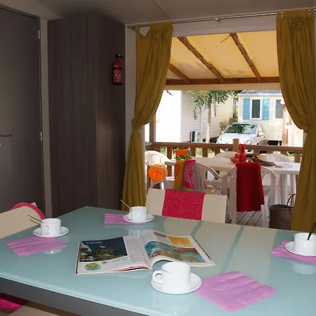 Vallee Du Paradis Parque de Campismo 4*